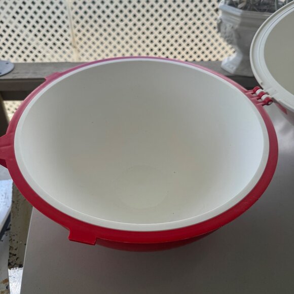 The Big Bobber Floating Cooler, Outdoors Floating Ice Chest, Portable Drifter Co - Picture 4 of 7